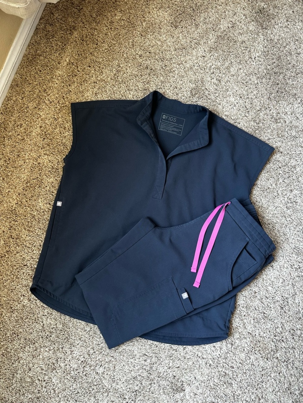 Figs Technical Collection Scrub Top in Navy